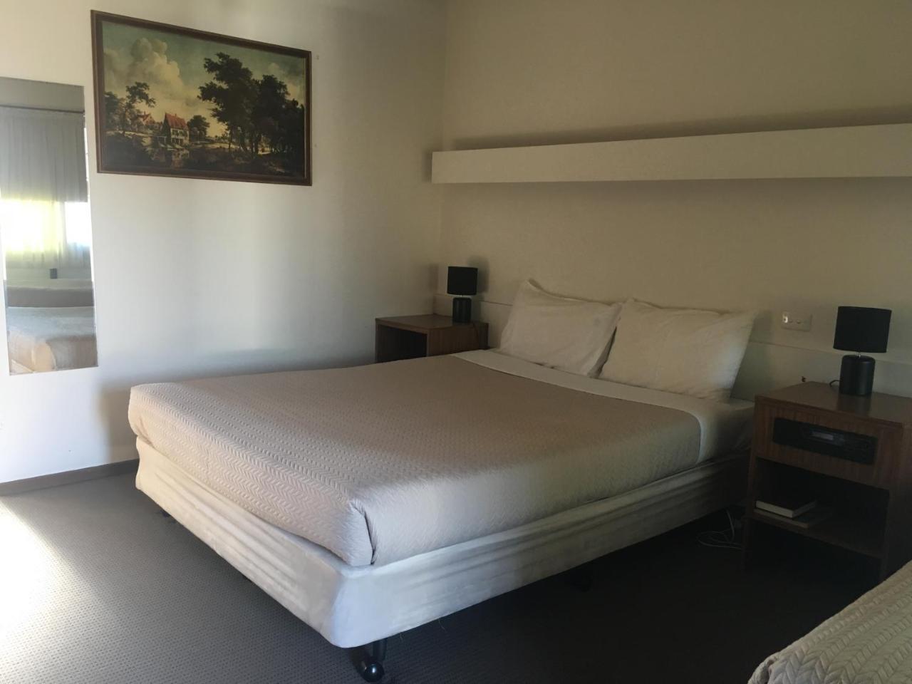 Shepparton Motor Inn Tudor House Motel Ngoại thất bức ảnh